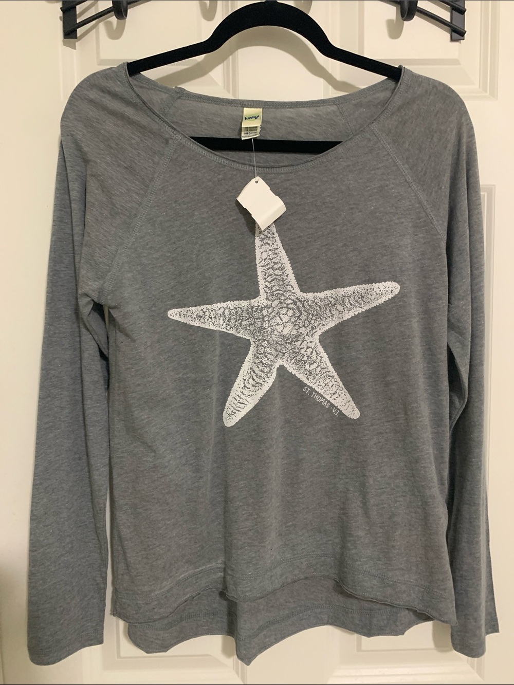 Kavio Gray Long Sleeve Tee with White Starfish Graphic